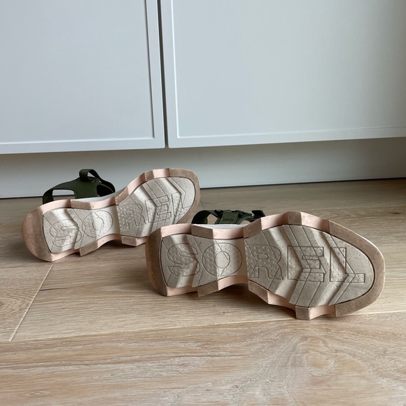 KINETIC Impact Y-Strap Women's Wedge Sandal in Utility Green, Pearlescent - Picture 9 of 9